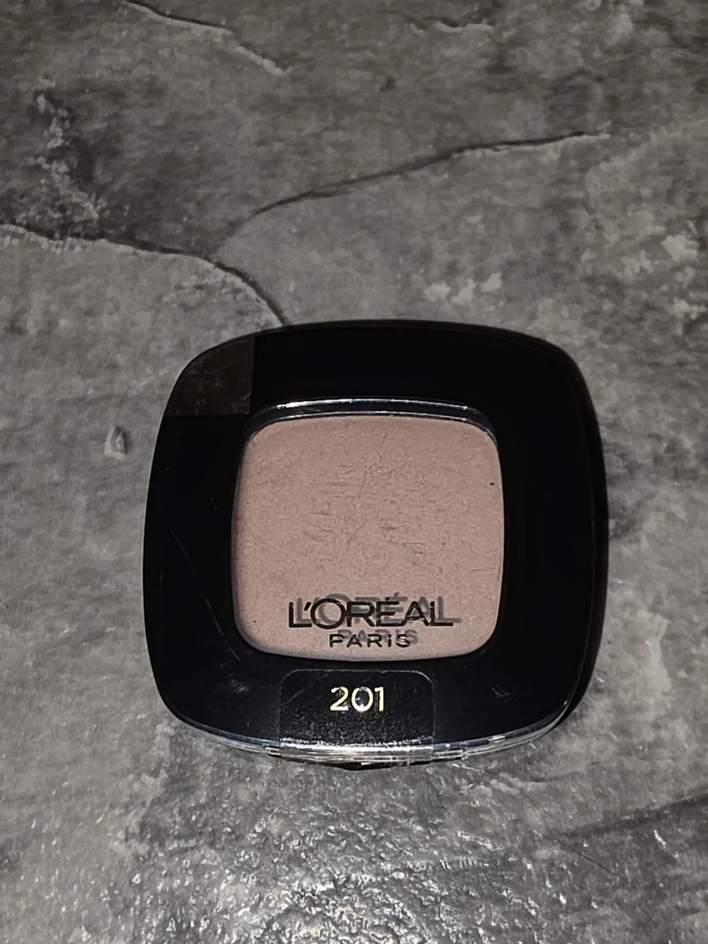 L'Oreal Colour Riche Eyeshadow 201 Little Beige Dress
